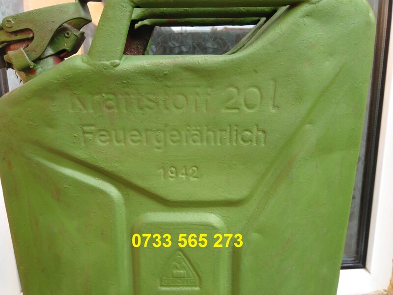 Vand Canistra metalica fabricata 1942, 500 lei,